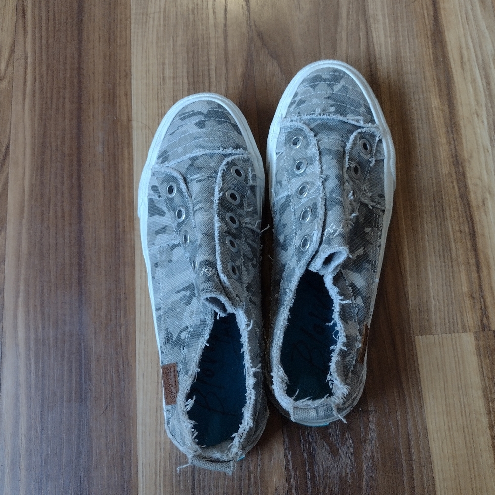 Women's shoes